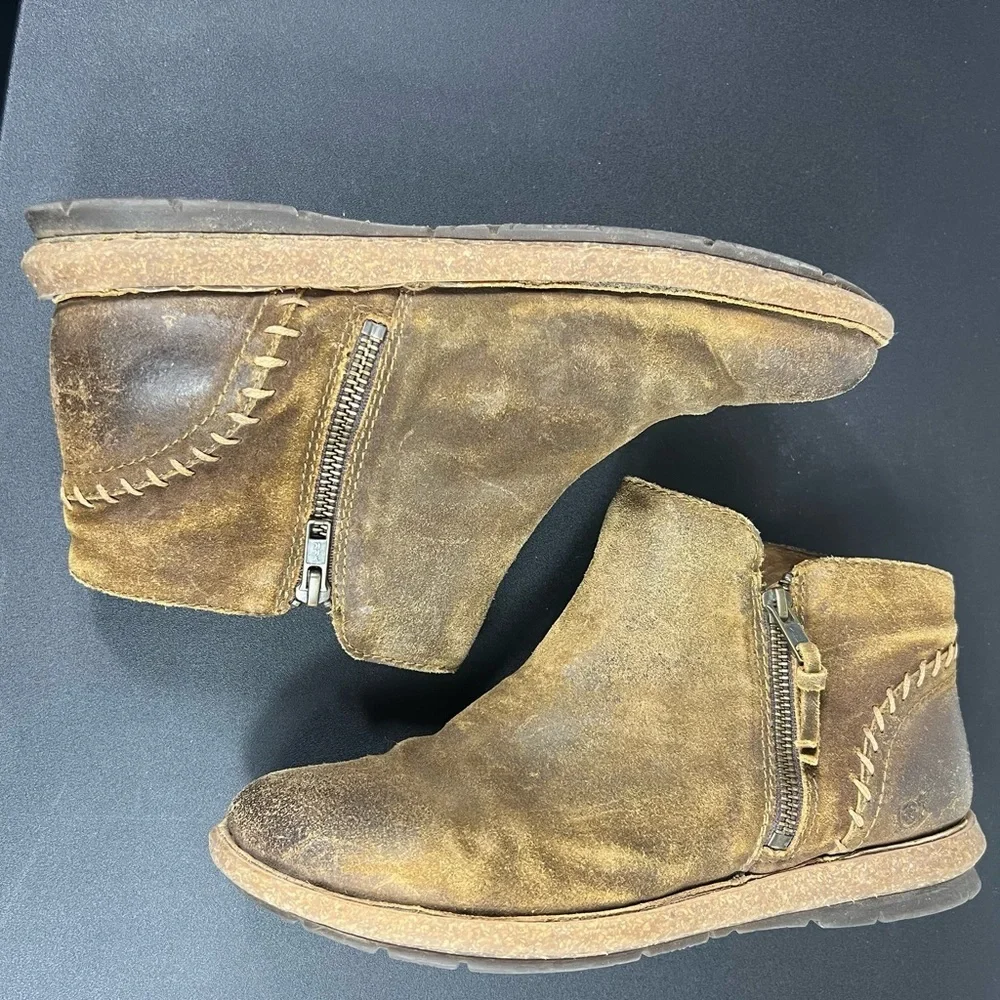 BORN Tavar Distressed Suede Ankle Boots Women’s Size 9 Brown